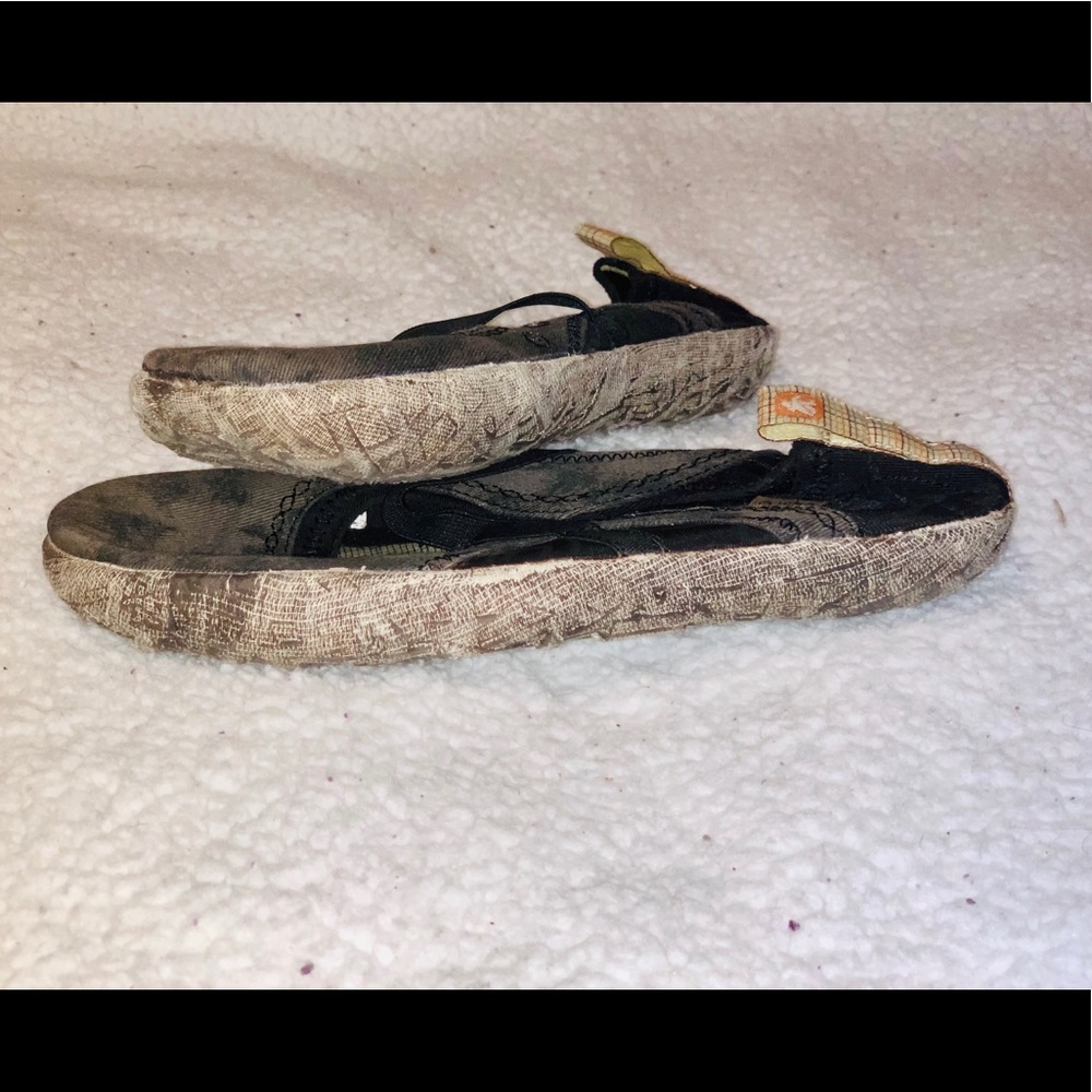 Cushe Flats / Slip ons Size 8